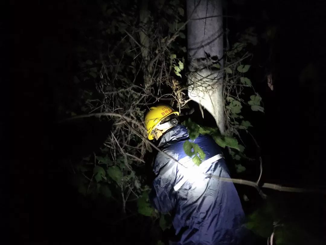 水電分公司開啟夜巡模式，確保電力設(shè)備“不中暑”